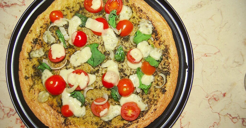 Flourless, gluten-free pizza crust alternative - easy quinoa pizza crust | more recipes from accidentallycrunchy.com