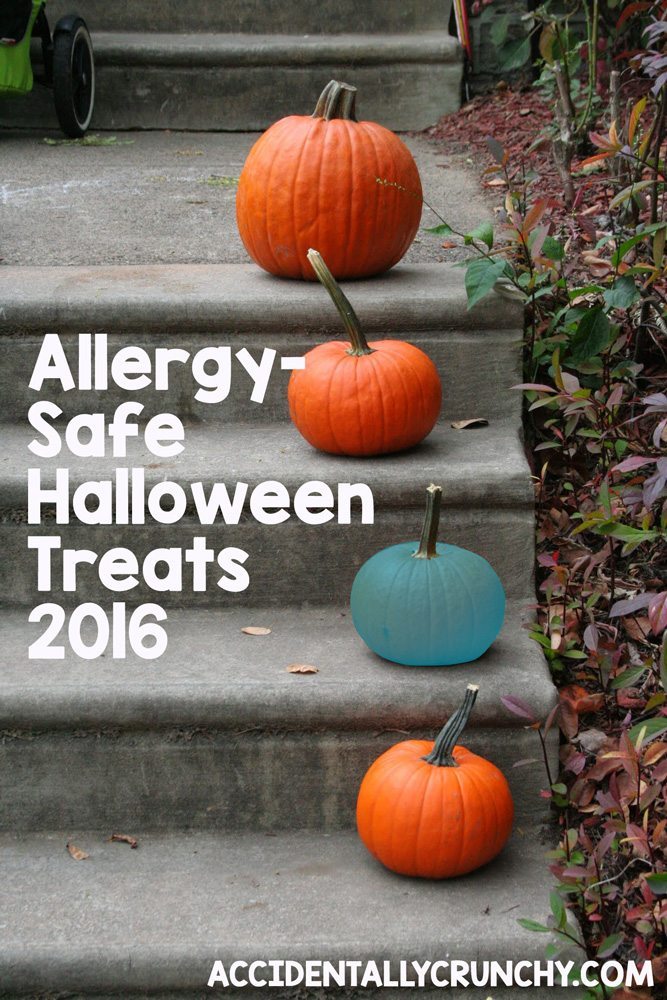 Allergy-Safe Halloween Treats - 2016 Target Halloween Allergen Guide | find more food allergy resources and great allergy-friendly recipes at accidentallycrunchy.com