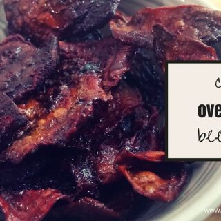 oven-baked beet chips | accidentallycrunchy.com